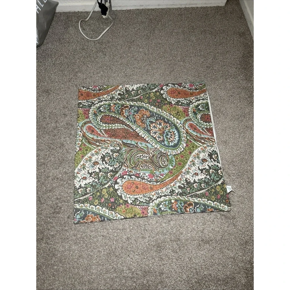 1 Pottery Barn Zia Paisley Ikat Print 24
